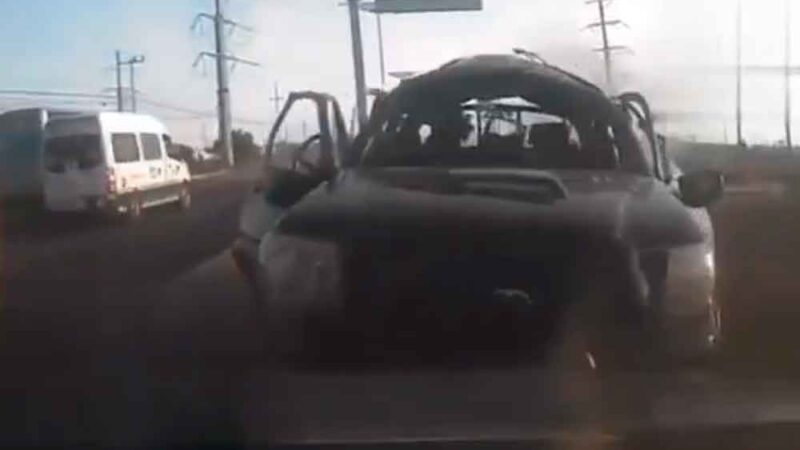EXPLOSIÓN EN CAMIONETA DEJA DOS MUERTOS EN TECÁMAC; INVESTIGAN SI FUE ATAQUE