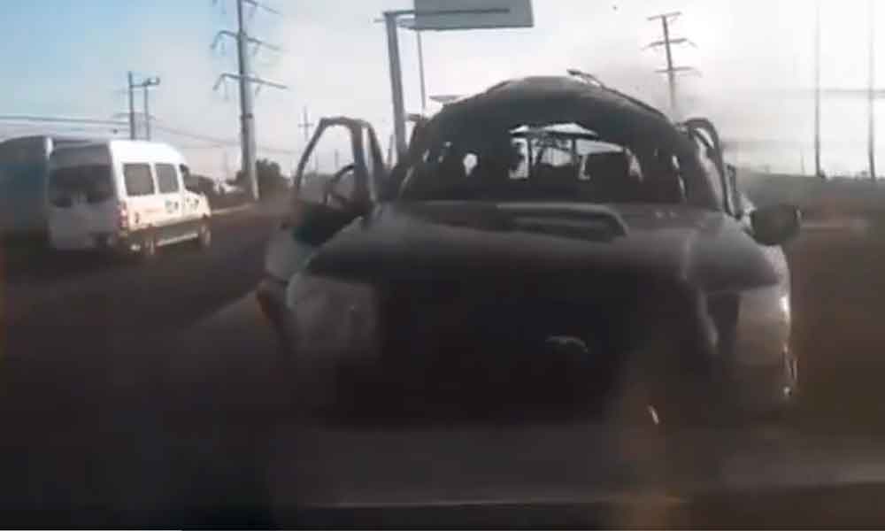 EXPLOSIÓN EN CAMIONETA DEJA DOS MUERTOS EN TECÁMAC; INVESTIGAN SI FUE ATAQUE