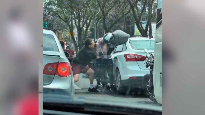 MOTOCICLISTA TERMINA GOLPEADO TRAS CONFRONTAR A AUTOMOVILISTA
