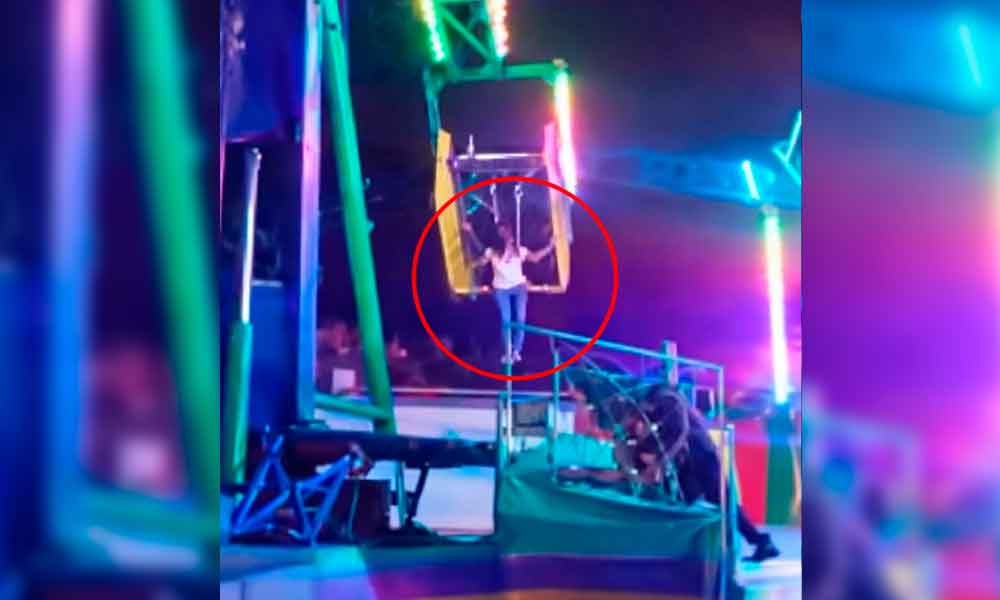 JOVENCITA CAE DE JUEGO MECÁNICO EN FERIA DE MÉXICO